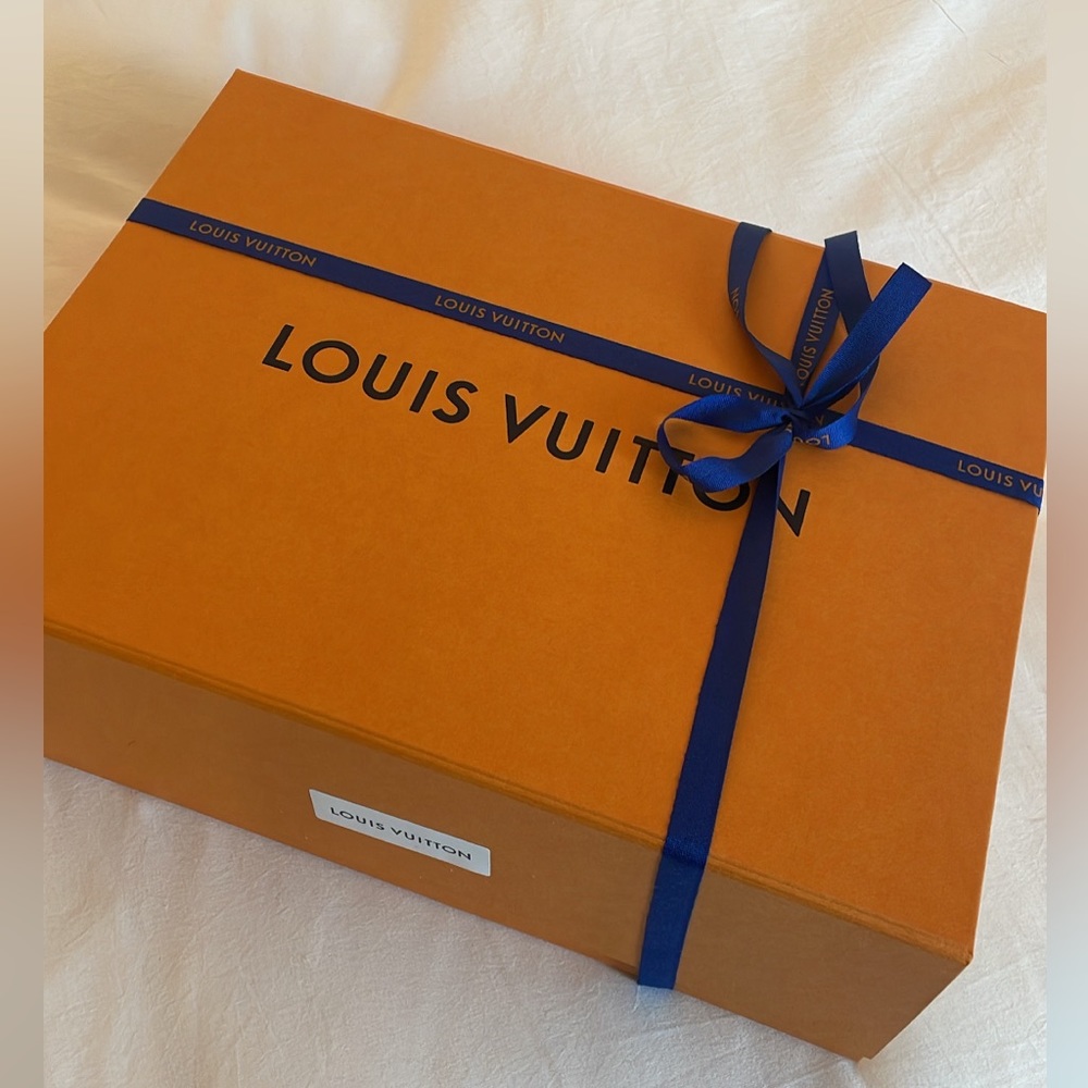 LV Box! Reserved for Buyer 💕